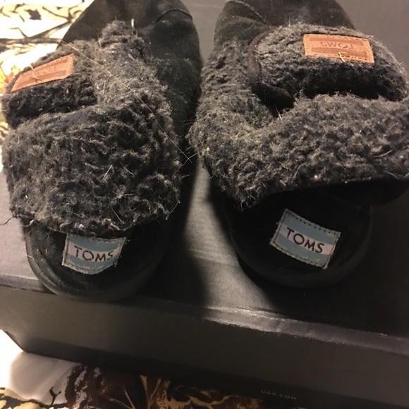 TOMS - Picture 3 of 3
